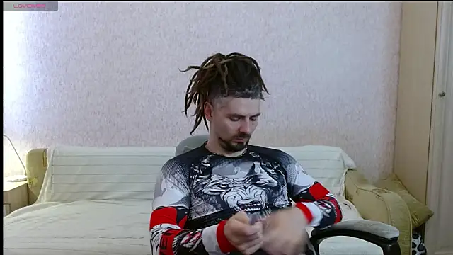 Aestheticguy101 online show from March 28, 2026, 8:48 am