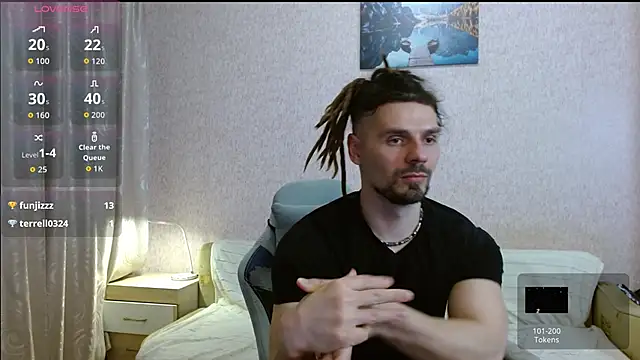 Snapshot of Aestheticguy101 chatting on April 18, 2026, 7:07 pm Aestheticguy101 online show from April 18, 2026, 7:07 pm