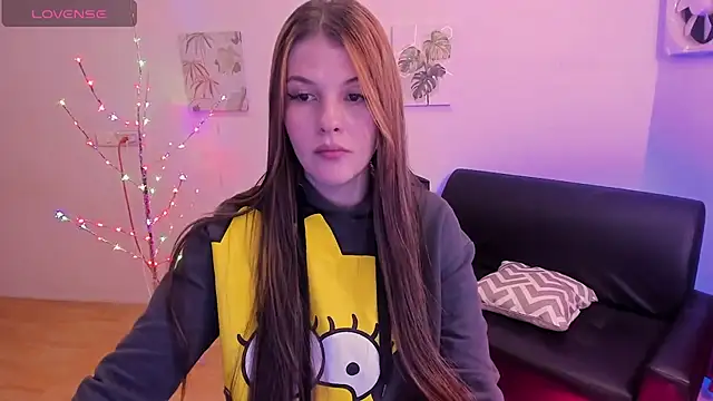 Snapshot of MillySandlerr chatting on March 6, 2025, 1:35 pm MillySandlerr online show from March 6, 2025, 1:35 pm