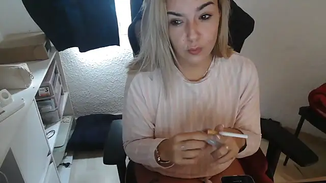 Snapshot of bekka__ chatting on November 11, 2025, 10:32 am bekka online show from November 11, 2025, 10:32 am