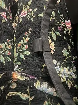 Snapshot of RylHoneyy chatting on November 27, 2025, 7:25 pm RylHoneyy online show from November 27, 2025, 7:25 pm