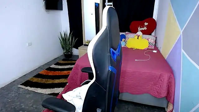 Snapshot of marysol83 chatting on March 1, 2025, 11:37 pm marysol83 online show from March 1, 2025, 11:37 pm