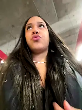 WHAAATTTTTTTTTT online show from December 16, 2025, 11:36 am