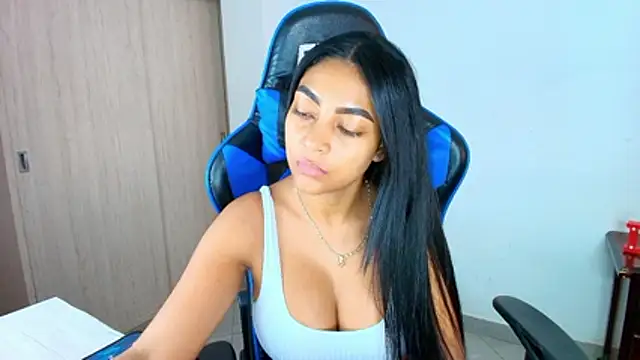 sophiax-x online show from November 8, 2025, 2:09 pm