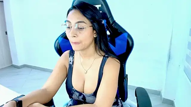 sophiax-x online show from March 9, 2026, 9:40 pm