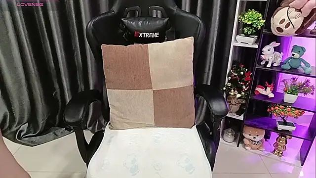 Yuki-yio online show from April 12, 2026, 12:58 am