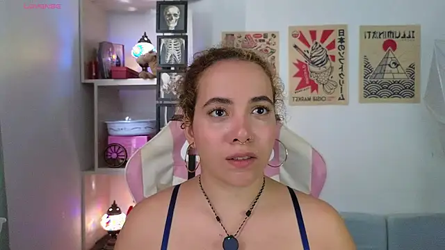 Snapshot of Emma_Wish chatting on April 19, 2026, 3:46 pm Emma Wish online show from April 19, 2026, 3:46 pm