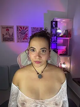Snapshot of Emma_Wish chatting on May 1, 2026, 9:09 pm Emma Wish online show from May 1, 2026, 9:09 pm