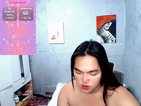 Snapshot of MoaningKylie chatting on October 14, 2025, 2:56 am MoaningKylie online show from October 14, 2025, 2:56 am