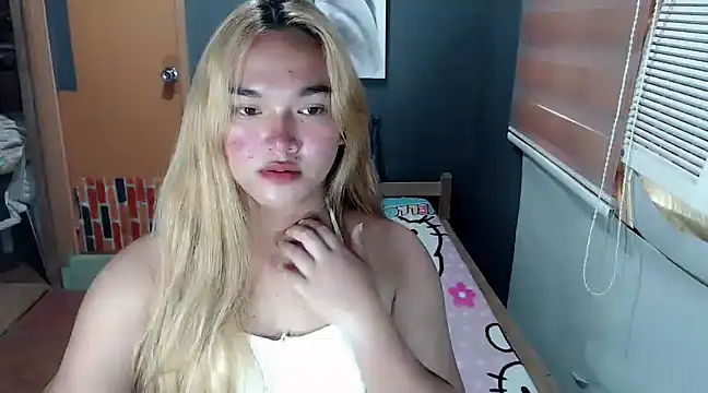 Snapshot of MoaningKylie chatting on March 21, 2025, 1:02 am MoaningKylie online show from March 21, 2025, 1:02 am