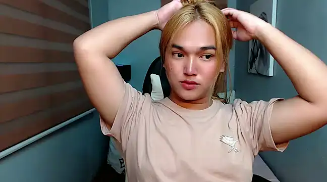 Snapshot of MoaningKylie chatting on January 25, 2025, 9:57 am MoaningKylie online show from January 25, 2025, 9:57 am