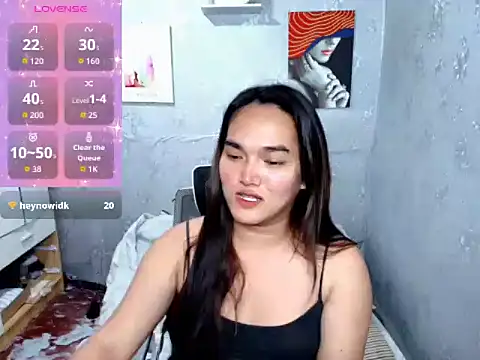 Snapshot of MoaningKylie chatting on October 25, 2025, 3:49 am MoaningKylie online show from October 25, 2025, 3:49 am