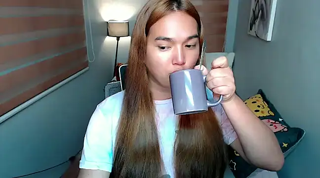 Snapshot of MoaningKylie chatting on December 21, 2024, 4:57 pm MoaningKylie online show from December 21, 2024, 4:57 pm