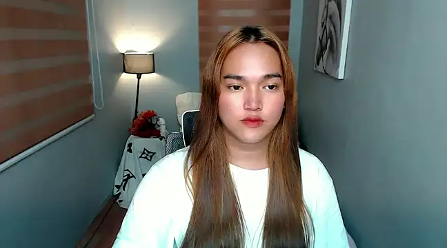 Snapshot of MoaningKylie chatting on January 3, 2025, 4:00 am MoaningKylie online show from January 3, 2025, 4:00 am