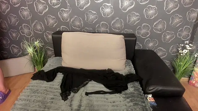 Snapshot of silvyalove chatting on February 11, 2026, 9:14 pm silvyalove online show from February 11, 2026, 9:14 pm