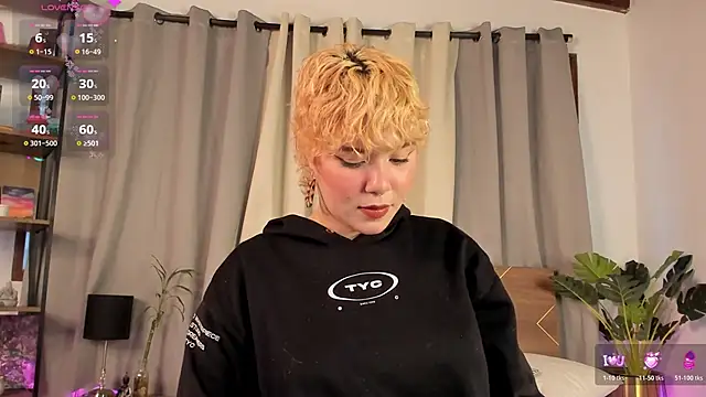 Amy art online show from January 16, 2026, 8:57 pm