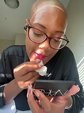 HoneyDripHer online show from November 5, 2025, 1:47 pm