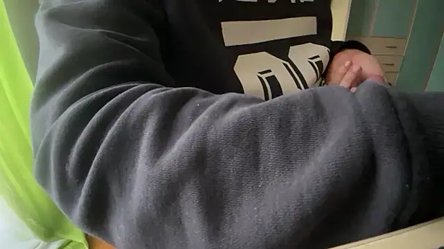 areo2002 online show from March 1, 2025, 4:11 pm