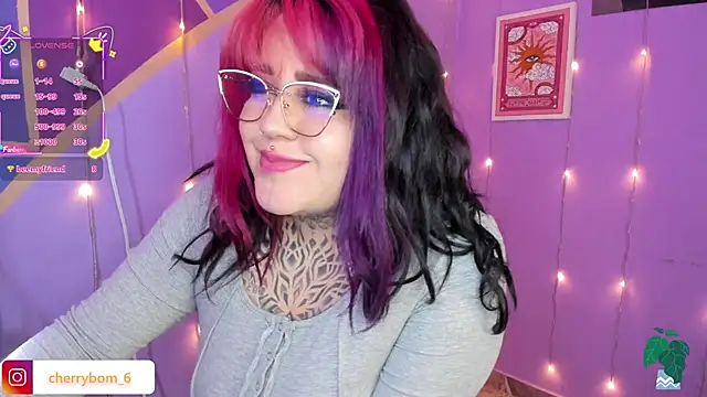 Snapshot of cherrybom_ chatting on September 11, 2025, 8:09 pm cherrybom online show from September 11, 2025, 8:09 pm