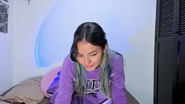 Snapshot of Abby_Saenz01 chatting on October 30, 2025, 10:28 pm Abby Saenz01 online show from October 30, 2025, 10:28 pm