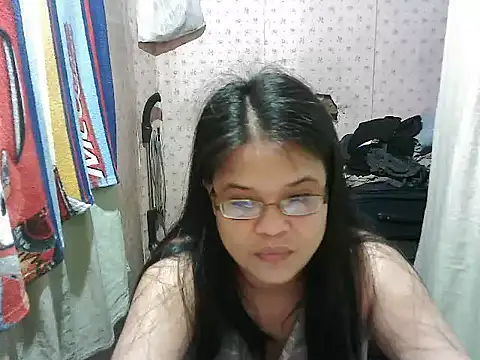 abiemayhottiey online show from October 26, 2025, 5:13 pm