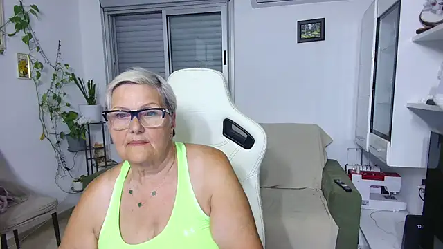 Selenna57 online show from June 4, 2026, 5:17 pm