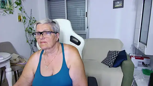 Selenna57 online show from May 28, 2026, 5:41 pm