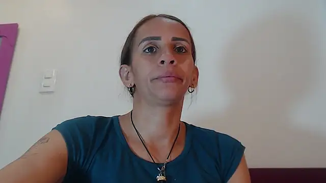 Snapshot of Amber_Moore chatting on October 25, 2025, 3:56 pm Amber Moore online show from October 25, 2025, 3:56 pm