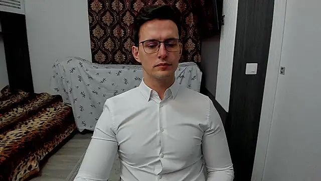Snapshot of sexxymuscles4u chatting on March 11, 2025, 1:12 pm sexxymuscles4u online show from March 11, 2025, 1:12 pm