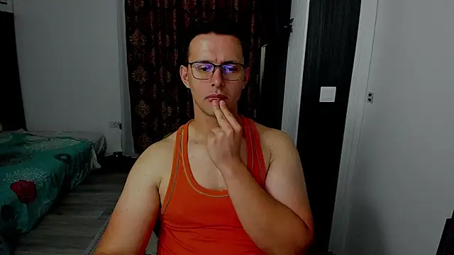 Snapshot of sexxymuscles4u chatting on September 9, 2025, 10:47 am sexxymuscles4u online show from September 9, 2025, 10:47 am