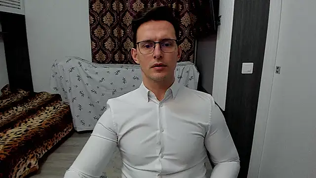 Snapshot of sexxymuscles4u chatting on March 11, 2025, 5:02 pm sexxymuscles4u online show from March 11, 2025, 5:02 pm