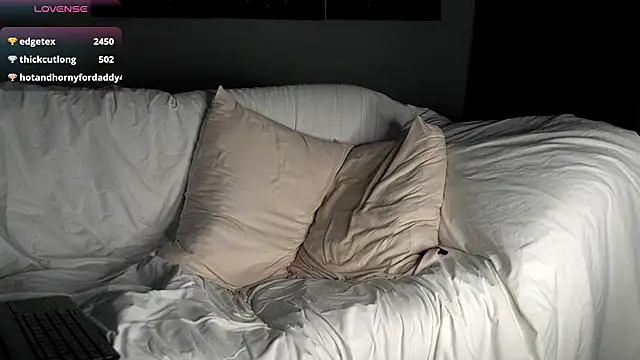 Snapshot of Jonathan___123 chatting on December 22, 2025, 3:23 pm Jonathan 123 online show from December 22, 2025, 3:23 pm