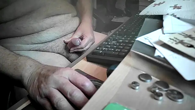 dirtyharry2022 online show from January 1, 2025, 12:44 pm