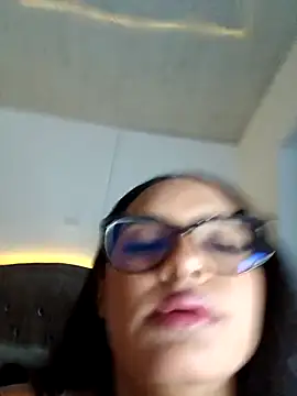 nashiira  online show from October 8, 2025, 9:37 pm