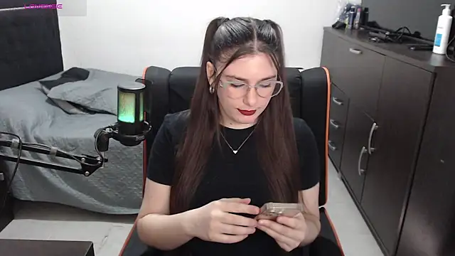 xxbbtaa online show from May 8, 2026, 8:01 pm