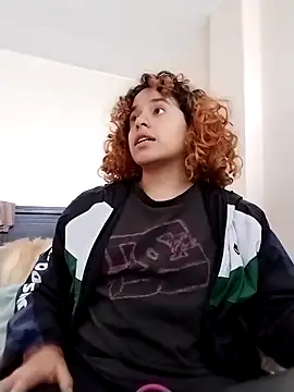 EmmaMelissa0521 online show from February 11, 2026, 7:25 pm