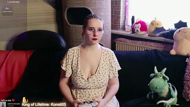 Snapshot of GamerGirl_Eve chatting on May 24, 2026, 2:39 pm GamerGirl Eve online show from May 24, 2026, 2:39 pm