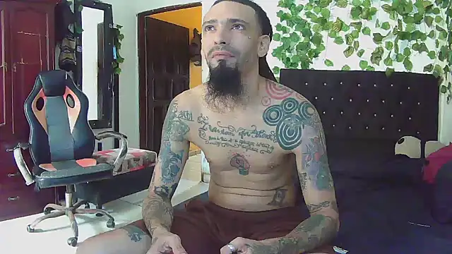 Snapshot of caribbeanlover1 chatting on April 30, 2026, 2:13 pm caribbeanlover1 online show from April 30, 2026, 2:13 pm