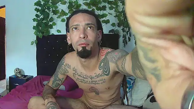 Snapshot of caribbeanlover1 chatting on May 6, 2026, 8:13 pm caribbeanlover1 online show from May 6, 2026, 8:13 pm