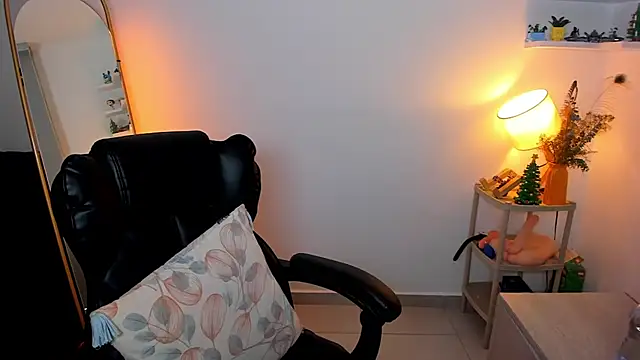 Cassandra Caiin online show from January 8, 2026, 8:48 pm