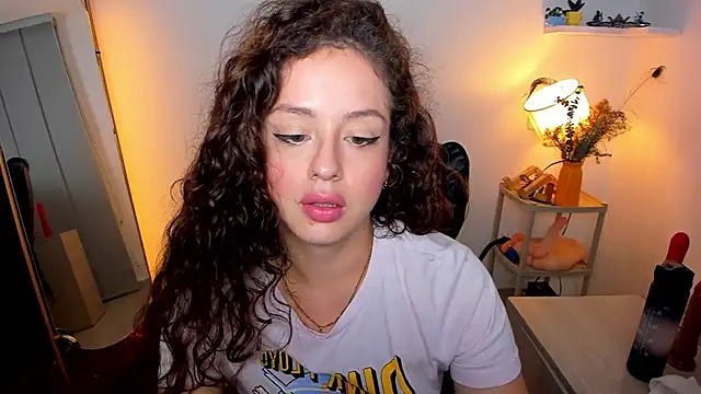 Cassandra Caiin online show from December 14, 2025, 3:13 am