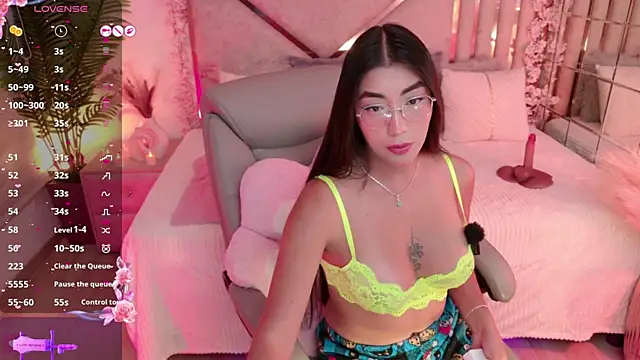 Snapshot of shanon- chatting on July 10, 2026, 10:21 pm shanon- online show from July 10, 2026, 10:21 pm