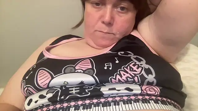 Snapshot of ParisNova chatting on May 1, 2026, 11:10 pm ParisNova online show from May 1, 2026, 11:10 pm