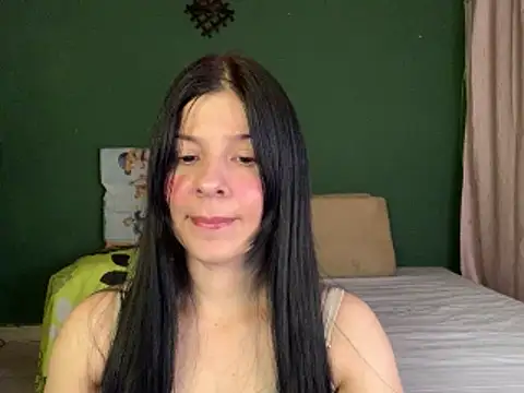 Snapshot of Estefani_32 chatting on February 1, 2026, 12:31 am Estefani 32 online show from February 1, 2026, 12:31 am