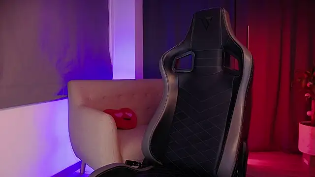 Snapshot of Liam_V chatting on February 5, 2026, 9:49 am Liam V online show from February 5, 2026, 9:49 am