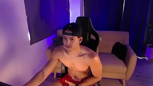 Snapshot of Liam_V chatting on February 27, 2026, 8:41 pm Liam V online show from February 27, 2026, 8:41 pm