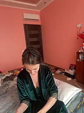 Flossy Vettie online show from April 7, 2026, 2:30 pm