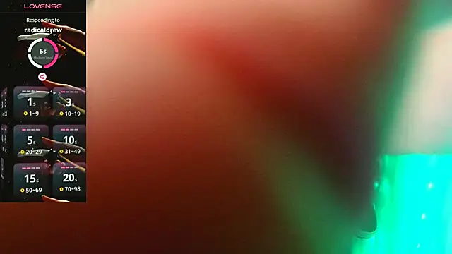 britteebee online show from November 13, 2025, 9:24 am