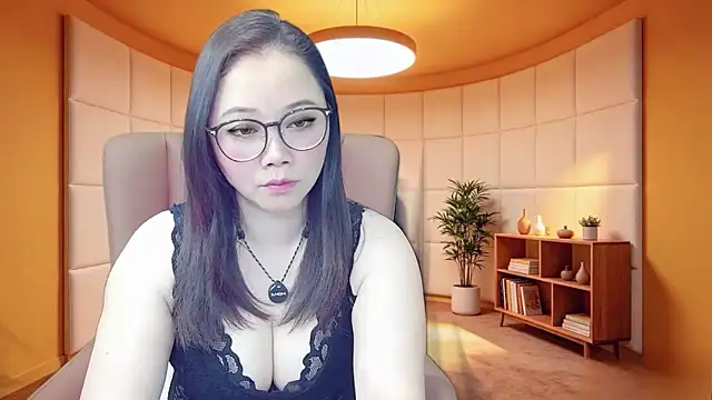 Snapshot of Giuliam chatting on June 3, 2026, 2:12 am Giuliam online show from June 3, 2026, 2:12 am