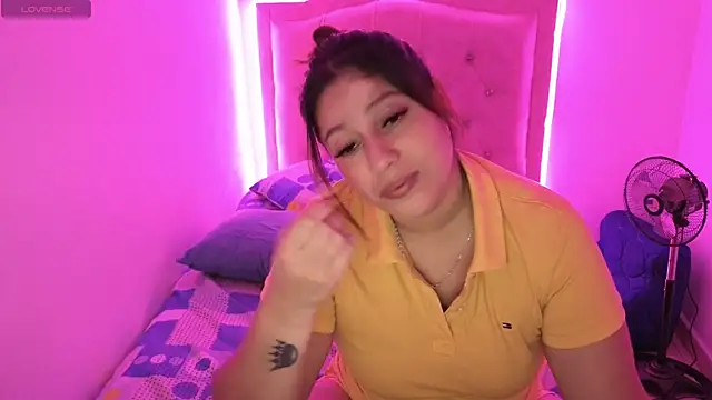 Nazlyy30 online show from November 9, 2025, 11:20 pm